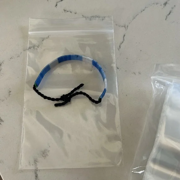 (100) 4X6 Clear Zip Lock Bags - Picture 4 of 5